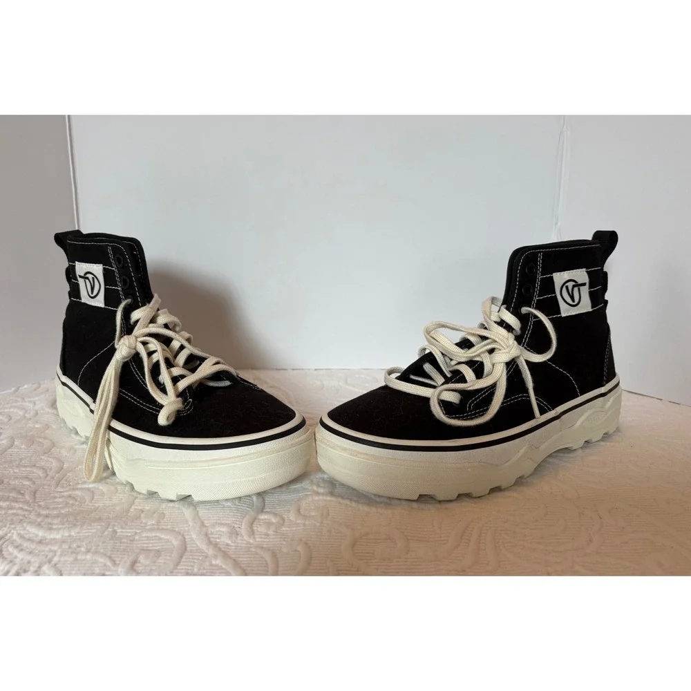 VANS Sentry WC‎ Black Canvas Chunky High Top Sneakers. Men 6, Women 7.5.